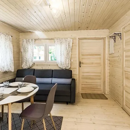 Osrodek Wypoczynkowy Klub Mazurski Semesteranläggning (resort)