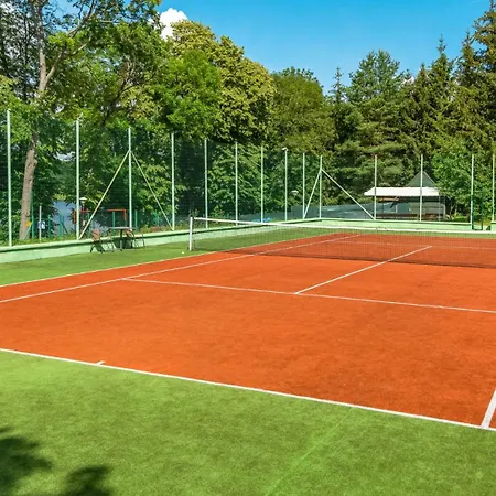 리조트 Osrodek Wypoczynkowy Klub Mazurski 루치아네 니다